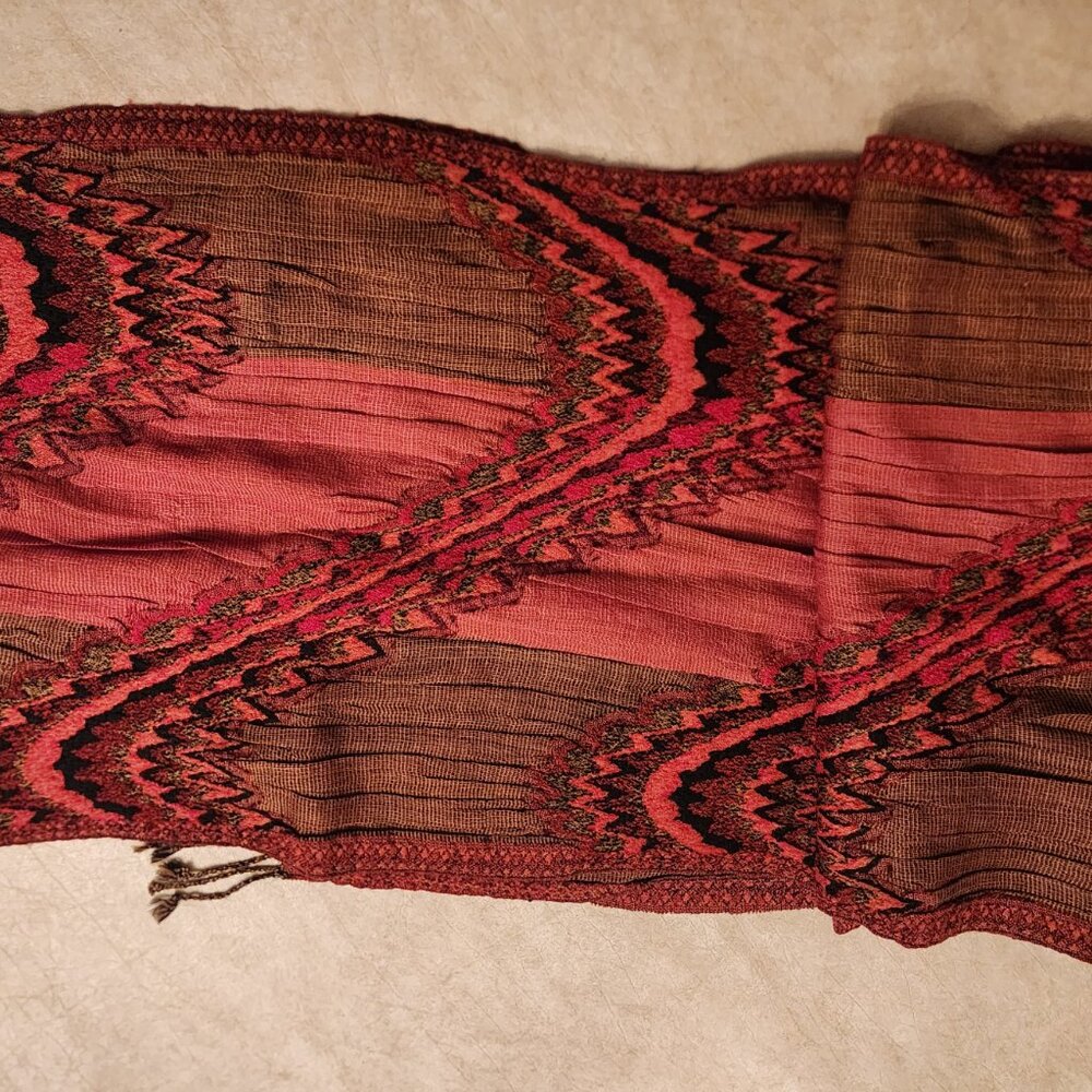 WOOL SCARF RED/BLACK/COCOA/WOVEN DESIGN-PERFECT CONDITION